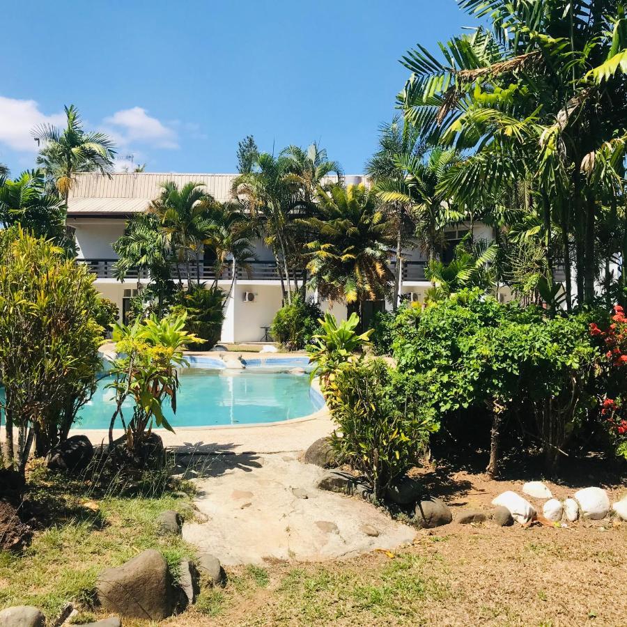 Hotel Oasis Nadi Bagian luar foto